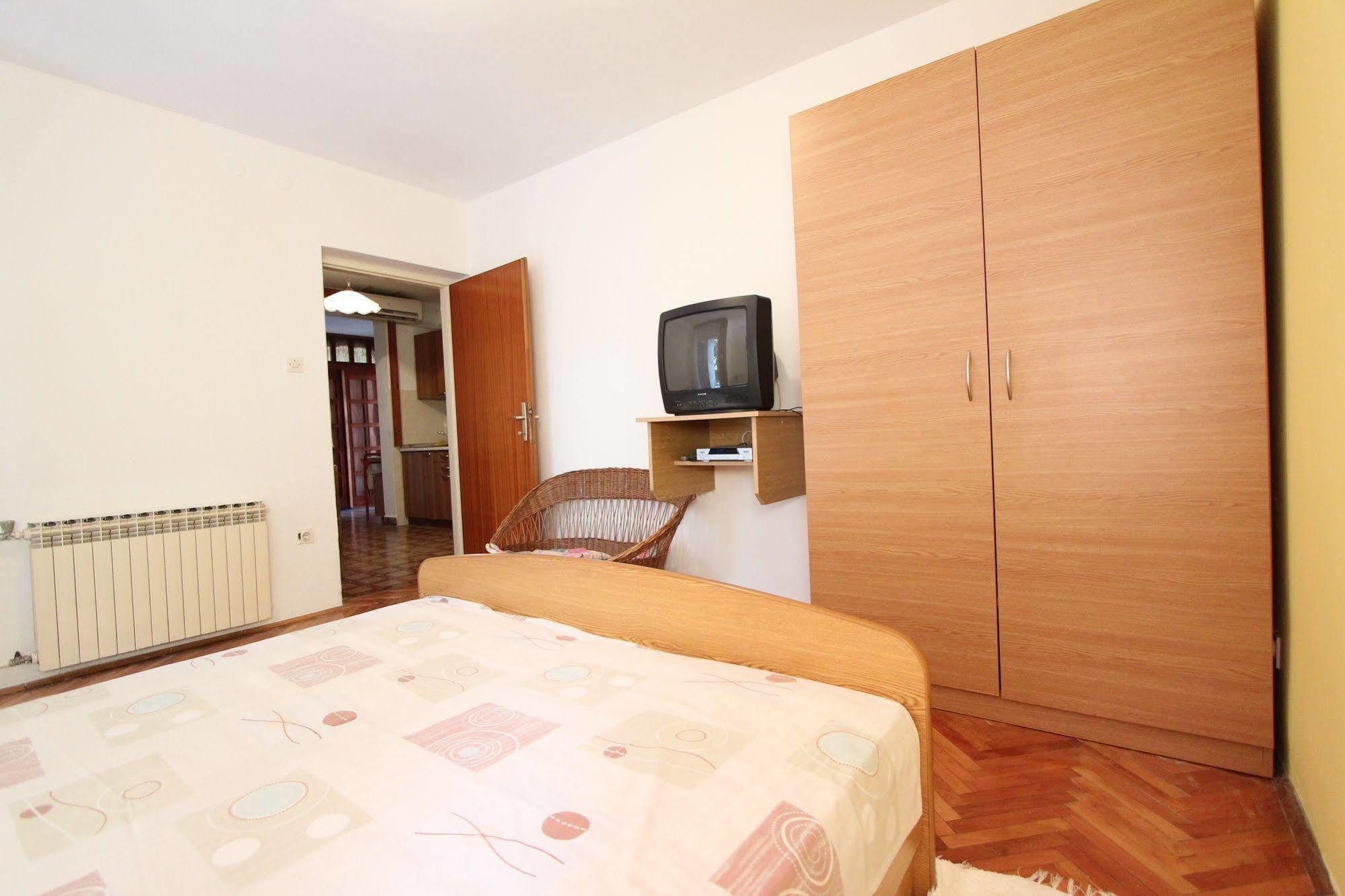 Apartments Tara 로비니 외부 사진