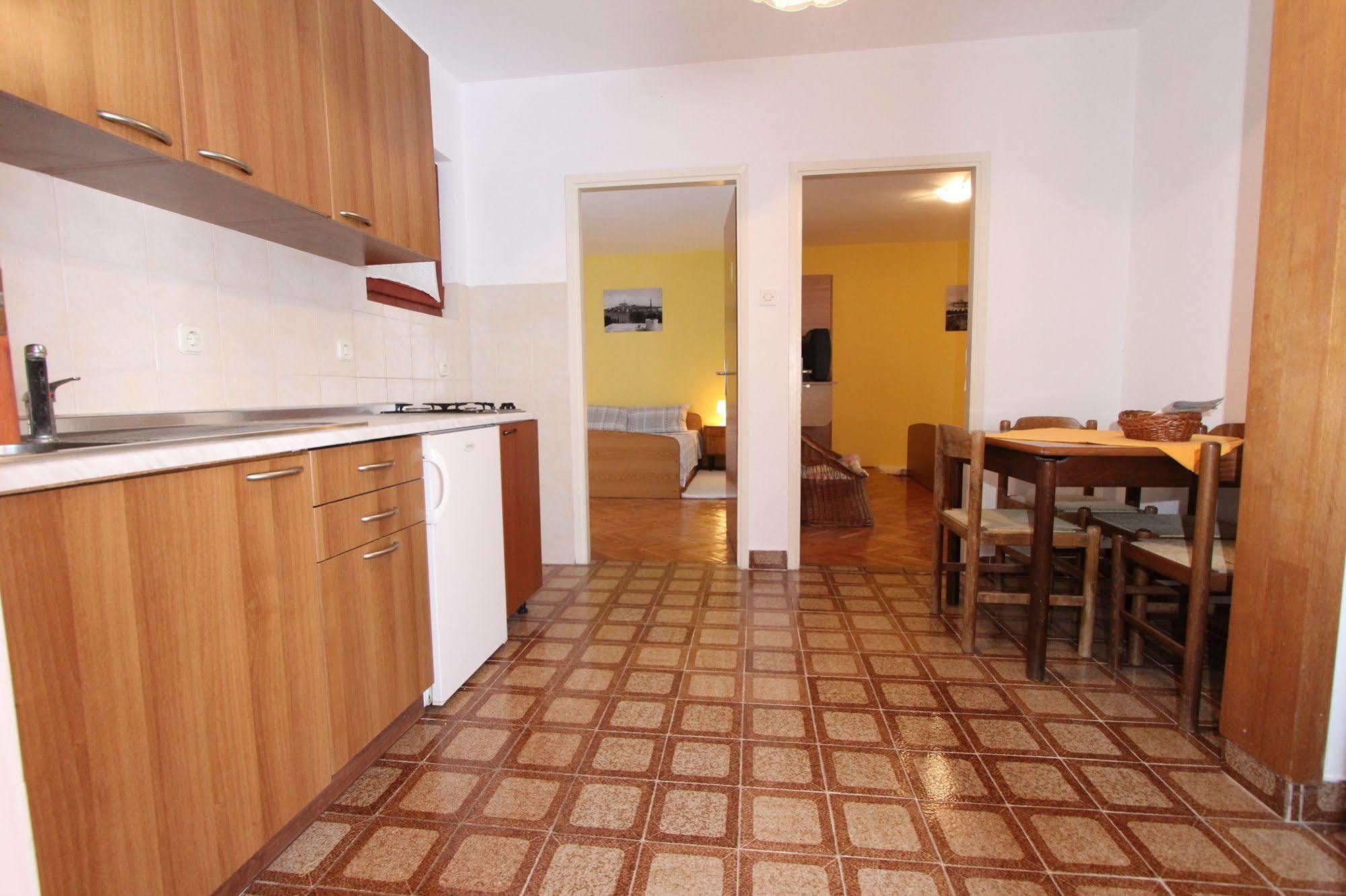 Apartments Tara 로비니 외부 사진